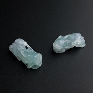 冰糯种蓝底翡翠貔貅吊坠一对