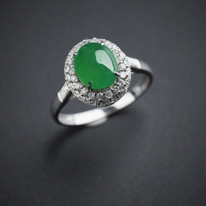 18K金镶糯种翡翠翠色戒指