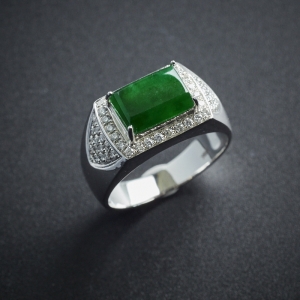 18K金镶糯种翡翠翠绿马鞍戒指