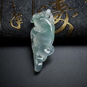 冰糯种翡翠年年有余吊坠