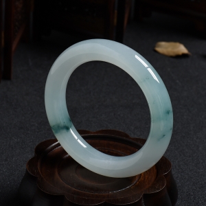 59#糯冰种飘花翡翠圆条手镯