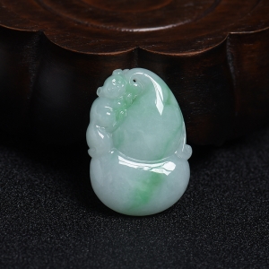 白底青翡翠葫芦吊坠