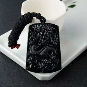 冰糯种墨翠龙牌吊坠