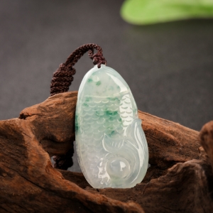 糯冰种飘花翡翠年年有鱼吊坠