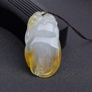 糯种俏色翡翠佛手瓜吊坠