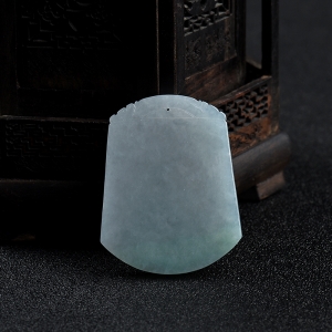 糯种浅绿翡翠平安无事牌吊坠