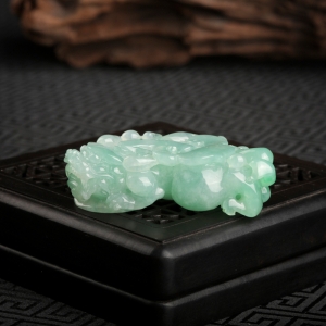 糯种蓝绿翡翠貔貅吊坠