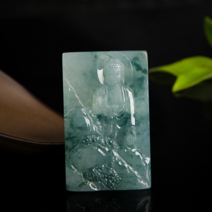 糯种飘花翡翠大日如来吊坠