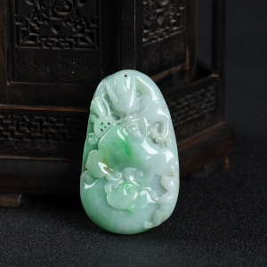 糯种飘翠翡翠龙腾四海吊坠