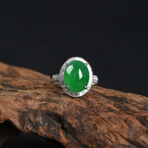 18K糯冰种翠绿翡翠戒指