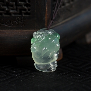 冰种飘翠翡翠招财进宝吊坠