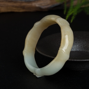 57mm山料和田糖玉竹节手镯