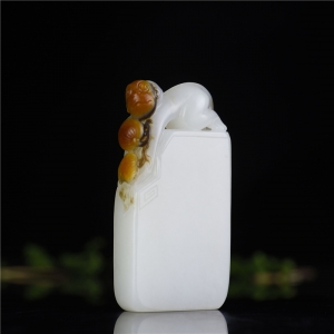 俏色和田白玉长寿无事牌吊坠