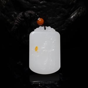 山料和田羊脂白玉连年有余吊坠