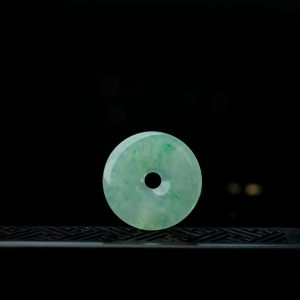 糯冰种飘翠翡翠平安扣吊坠