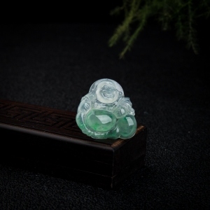高冰种阳绿翡翠弥勒佛吊坠