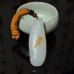 山料和田青白玉祝福吊坠