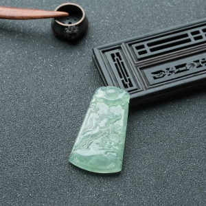 糯冰种晴水翡翠马到成功吊坠