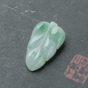 糯冰种飘翠翡翠金枝玉叶吊坠
