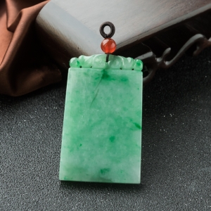 糯冰种飘翠翡翠无事牌吊坠