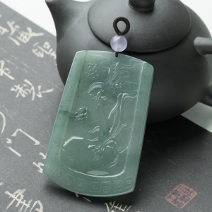 糯冰种蓝绿翡翠兰花吊坠