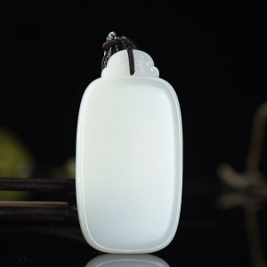 籽料和田白玉无事牌吊坠