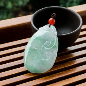 糯冰种飘翠翡翠如意吊坠