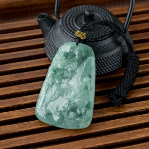 糯冰种飘花翡翠山水意境吊坠