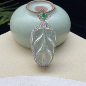18K冰种翡翠金枝玉叶吊坠