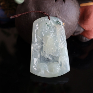 冰种飘花翡翠龙腾万里吊坠