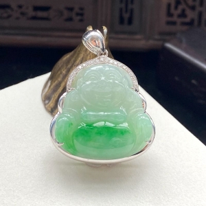18K糯种豆绿翡翠弥勒佛吊坠