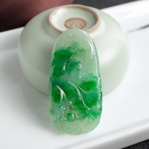糯冰种飘翠翡翠连年有余吊坠