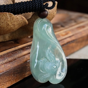 冰种晴绿翡翠一品清廉吊坠