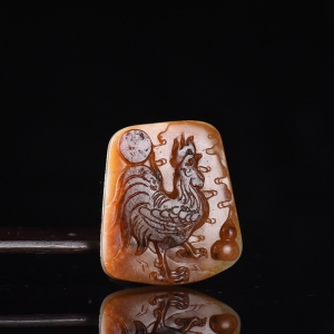 籽料和田玉酉鸡吊坠