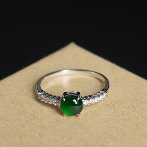 18K冰种翠绿翡翠圆形戒指