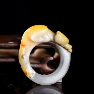 籽料和田玉豹子指环