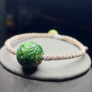 糯种飘翠翡翠雕花珠手绳