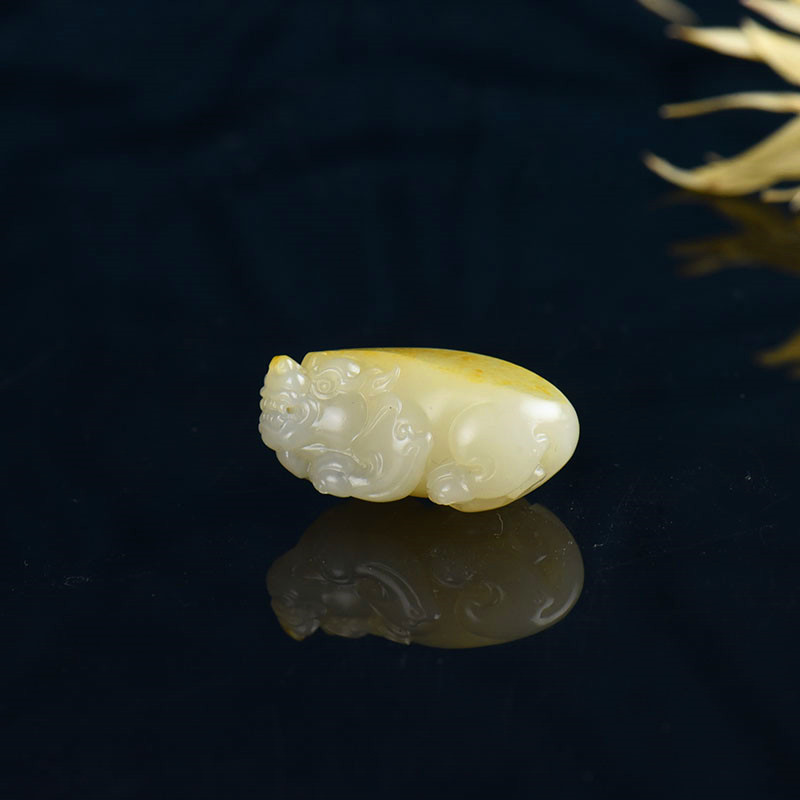 籽料和田白玉貔貅吊坠