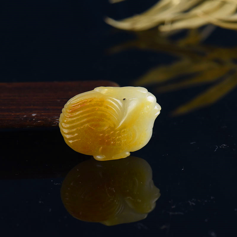 籽料和田白玉鸡吊坠