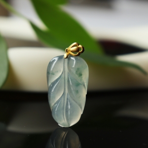 18k冰种飘花翡翠金枝玉叶吊坠