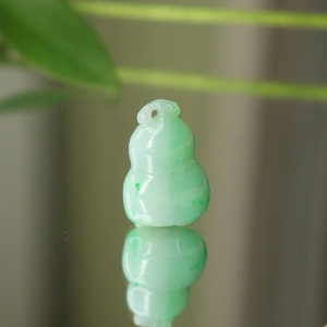 糯种飘翠翡翠福瓜吊坠