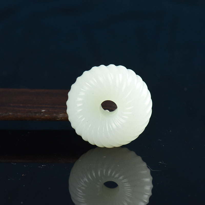 籽料和田白玉时来运转平安扣吊坠