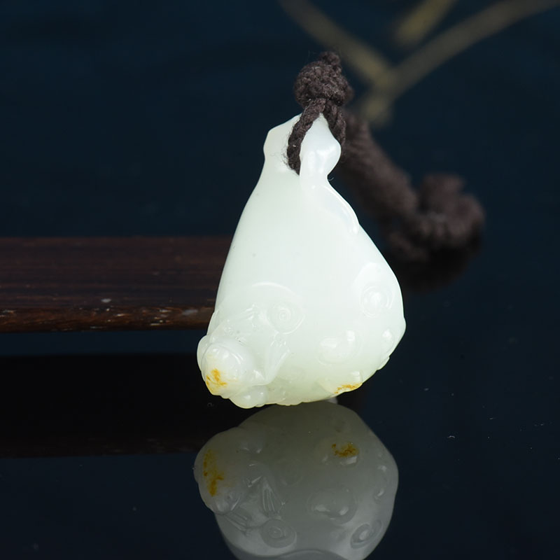 籽料和田白玉莲蓬吊坠