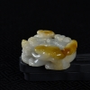 豆种俏色翡翠吊坠-红掌柜