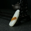 山料俏色和田玉祝福吊坠-红掌柜