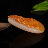 天然山料俏色黄龙玉吊坠-红掌柜