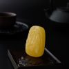 天然鸡油黄蜜蜡喜上眉梢吊坠 - 红掌柜