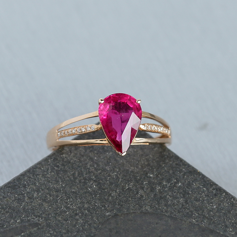 18K金镶钻碧玺戒指-红掌柜