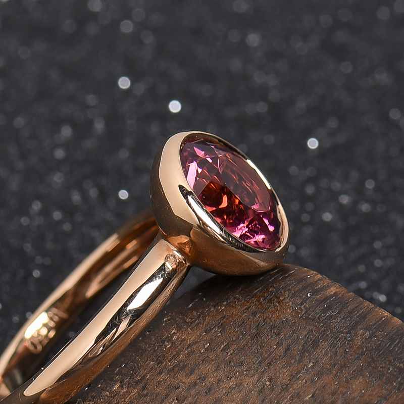 18K金镶钻红碧玺戒指-红掌柜