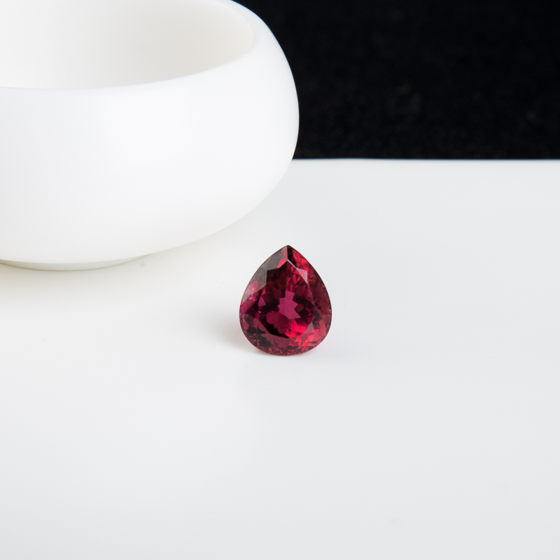 巴西天然卢比莱色碧玺水滴戒面-红掌柜